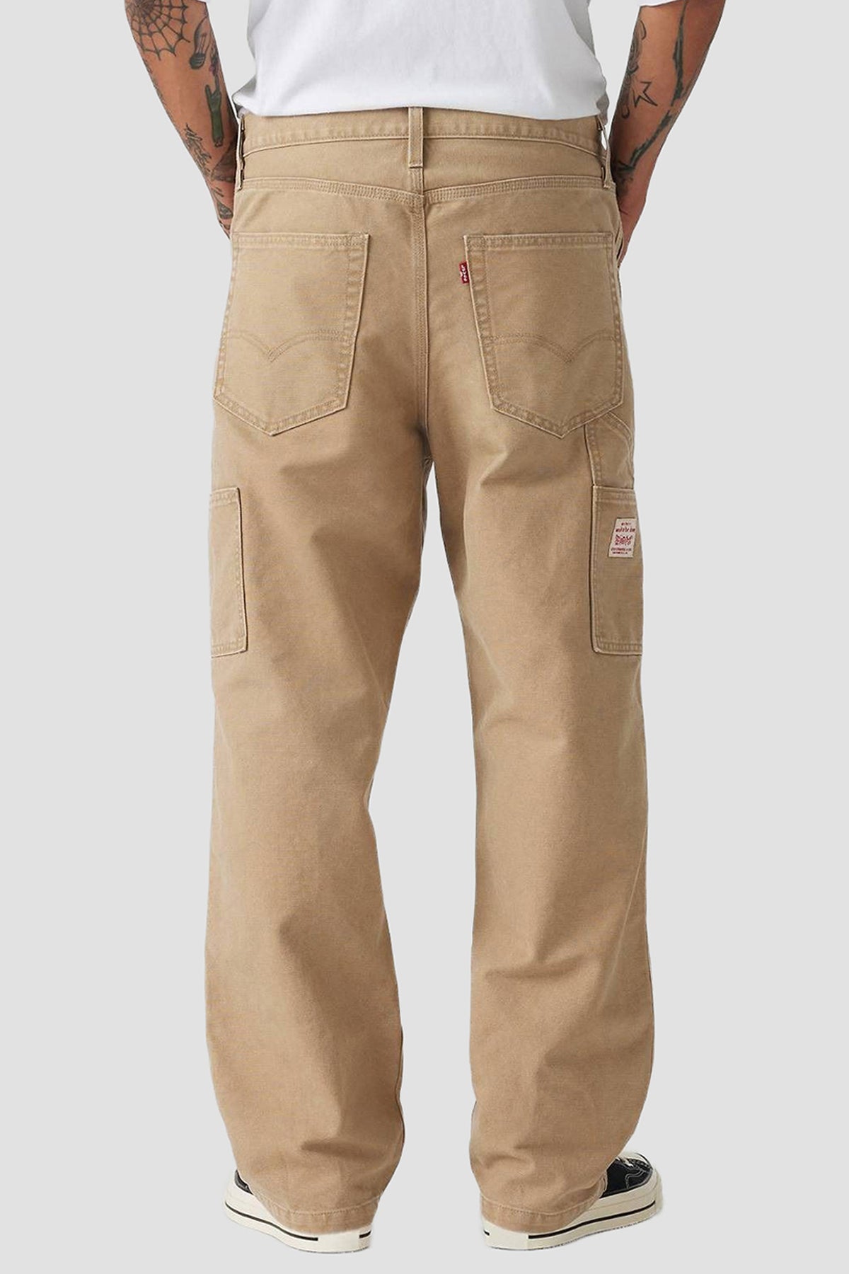 568 Loose Straight